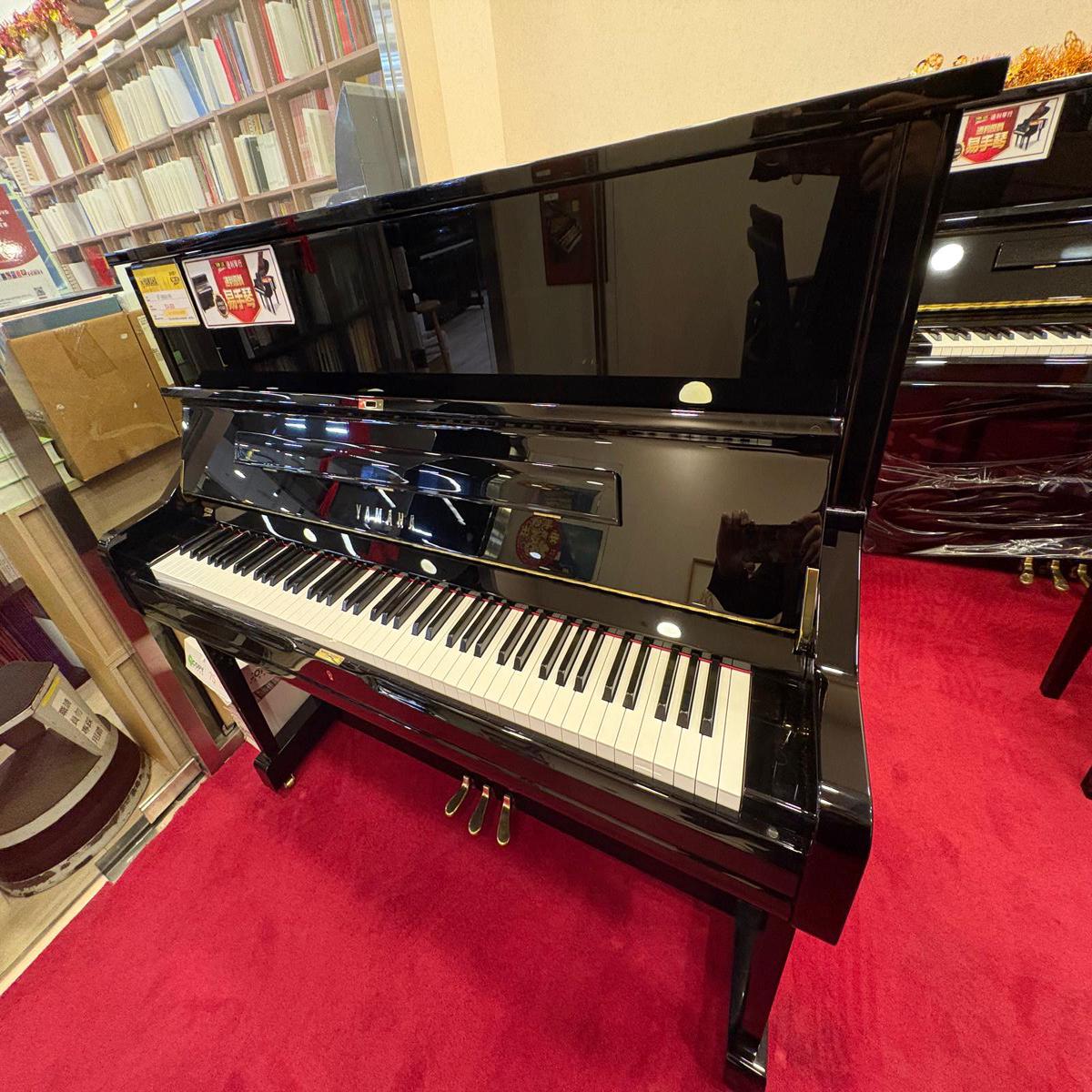 () Yamaha U1  (OMU104)