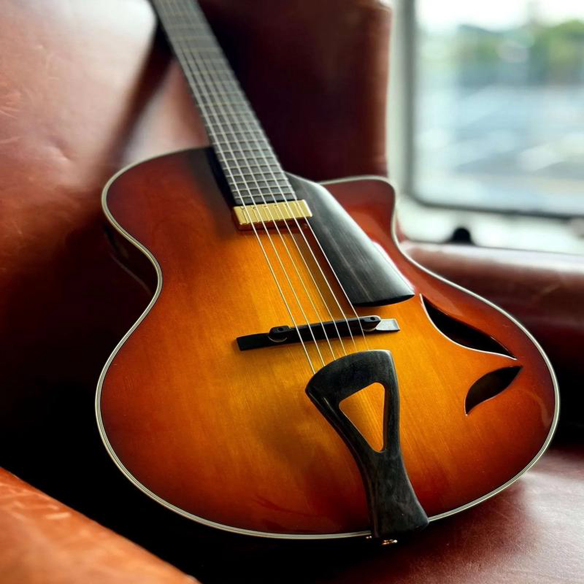 Eastman FV680CE-SB FRANK VIGNOLA MODEL (Price inc Custom Pro Setup Package)